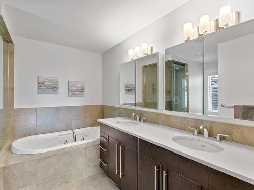 562 Trillium Crt, Kamloops, BC - Indoor Photo Showing Bathroom