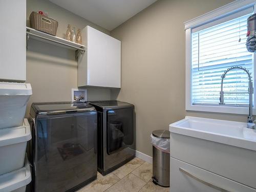 2147 Crosshill Drive, Kamloops, BC - Indoor Photo Showing Laundry Room