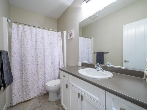 2147 Crosshill Drive, Kamloops, BC - Indoor Photo Showing Bathroom