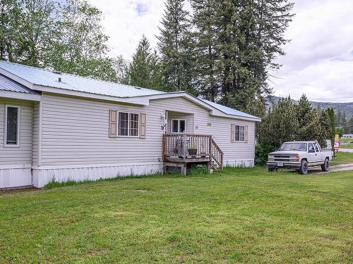 32 Old N Thompson Highway E, Clearwater, BC 