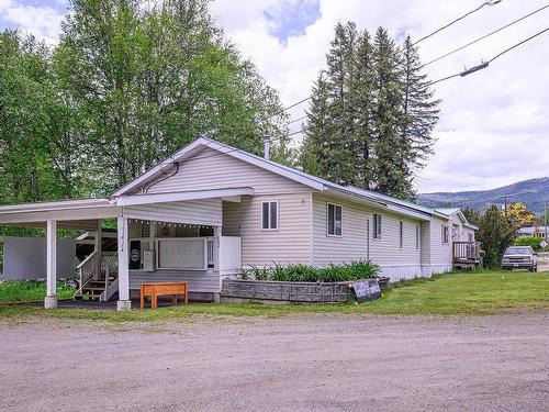 32 Old N Thompson Highway E, Clearwater, BC 