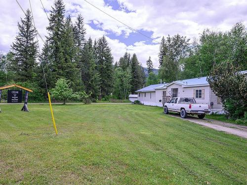 32 Old N Thompson Highway E, Clearwater, BC 