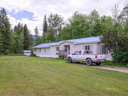 32 Old N Thompson Highway E, Clearwater, BC 