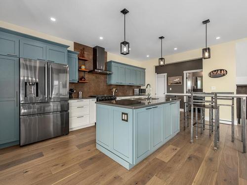 213 Rue Cheval Noir, Kamloops, BC - Indoor Photo Showing Kitchen With Upgraded Kitchen