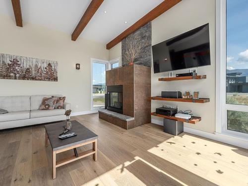 213 Rue Cheval Noir, Kamloops, BC - Indoor Photo Showing Living Room With Fireplace