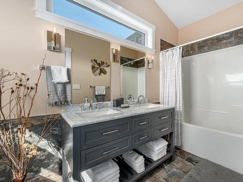 213 Rue Cheval Noir, Kamloops, BC - Indoor Photo Showing Bathroom