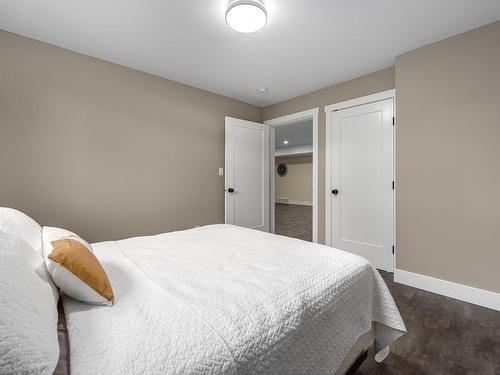 213 Rue Cheval Noir, Kamloops, BC - Indoor Photo Showing Bedroom