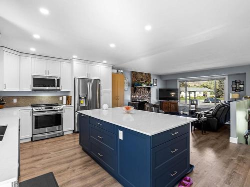 791 Morven Drive, Kamloops, BC - Indoor Photo Showing Kitchen With Upgraded Kitchen