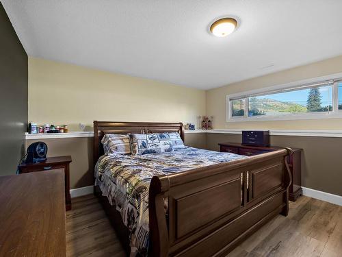 791 Morven Drive, Kamloops, BC - Indoor Photo Showing Bedroom