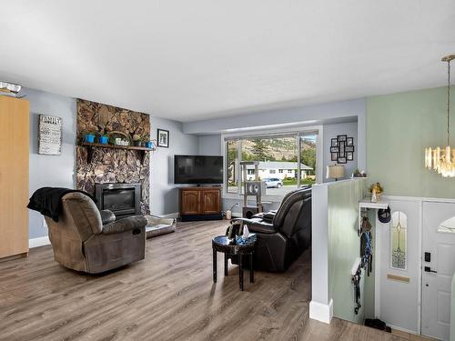 791 Morven Drive, Kamloops, BC - Indoor Photo Showing Living Room With Fireplace