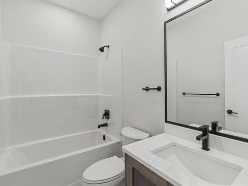 803 Woodrush Crt, Kamloops, BC - Indoor Photo Showing Bathroom