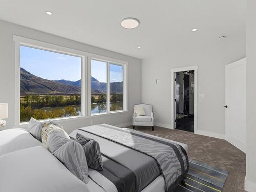 803 Woodrush Crt, Kamloops, BC - Indoor Photo Showing Bedroom