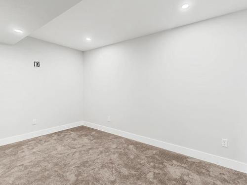 803 Woodrush Crt, Kamloops, BC - Indoor Photo Showing Other Room