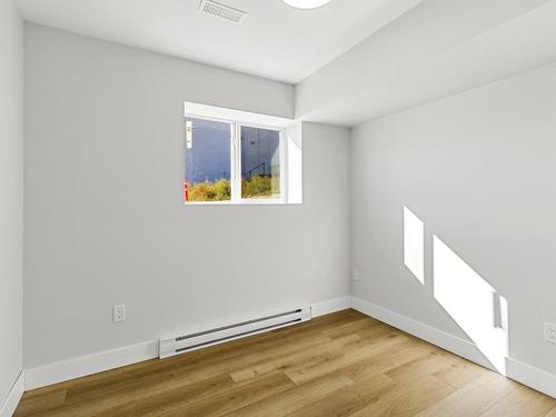 803 Woodrush Crt, Kamloops, BC - Indoor Photo Showing Other Room