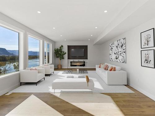 803 Woodrush Crt, Kamloops, BC - Indoor Photo Showing Living Room