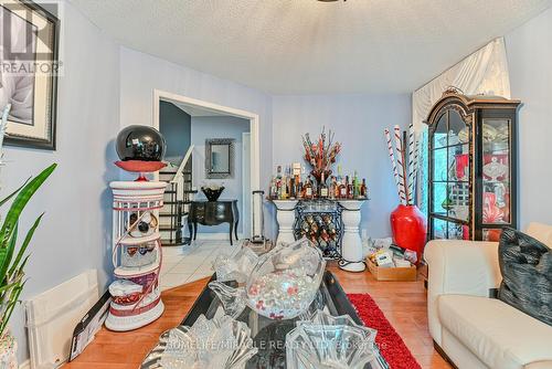 70 Large Crescent, Ajax, ON - Indoor Photo Showing Living Room