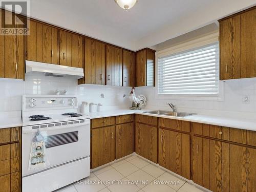 5 Snowhill Crescent, Toronto, ON - Indoor Photo Showing Kitchen With Double Sink