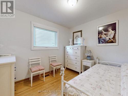 5 Snowhill Crescent, Toronto, ON - Indoor Photo Showing Bedroom