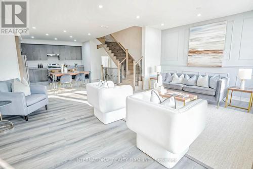 490 Silver Maple Road, Oakville, ON - Indoor Photo Showing Living Room