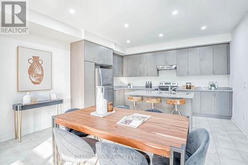 490 Silver Maple Road, Oakville, ON - Indoor Photo Showing Kitchen