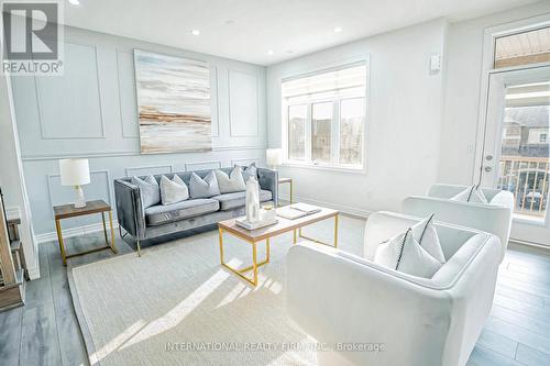 490 Silver Maple Road, Oakville, ON - Indoor Photo Showing Living Room