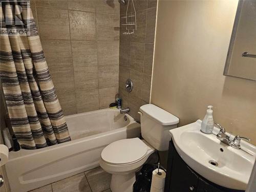 1848 Huntington Drive, Sudbury, ON - Indoor Photo Showing Bathroom