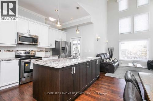 2151 Marc Lane, Burlington, ON - Indoor Photo Showing Kitchen With Double Sink With Upgraded Kitchen