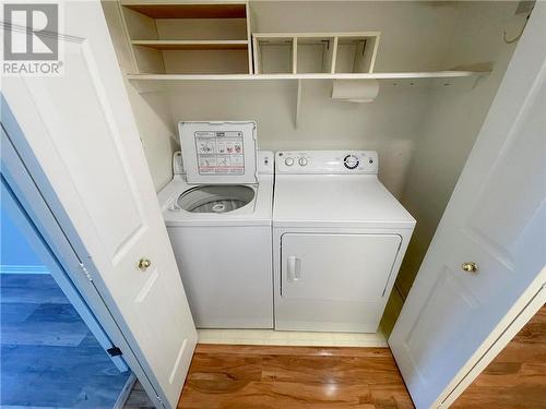 11 Lally Lane, Perth, ON - Indoor Photo Showing Laundry Room