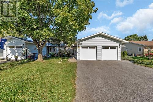 11 Lally Lane, Perth, ON - Outdoor