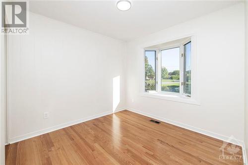 26 Spring Garden Avenue, Ottawa, ON - Indoor Photo Showing Other Room