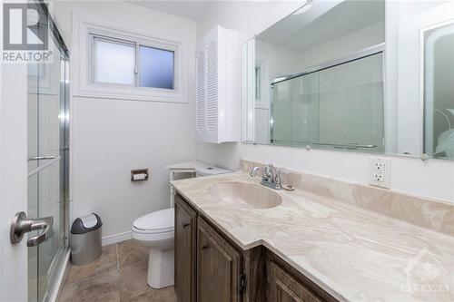 26 Spring Garden Avenue, Ottawa, ON - Indoor Photo Showing Bathroom