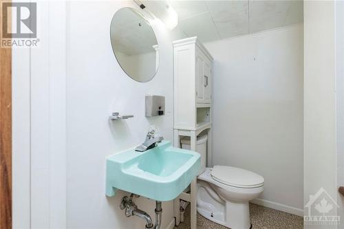 26 Spring Garden Avenue, Ottawa, ON - Indoor Photo Showing Bathroom