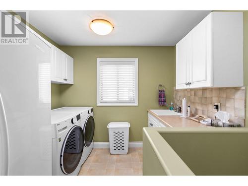 2365 Stillingfleet Road Unit# 207, Kelowna, BC - Indoor Photo Showing Laundry Room