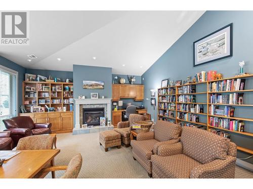 2365 Stillingfleet Road Unit# 207, Kelowna, BC - Indoor Photo Showing Living Room With Fireplace