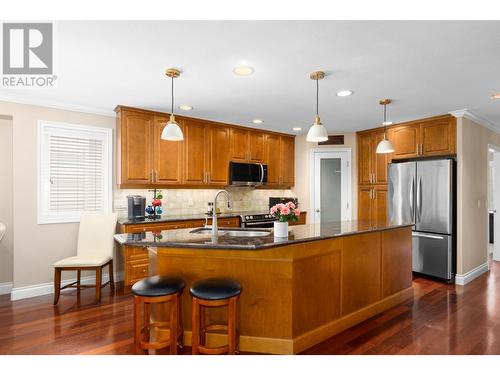 2365 Stillingfleet Road Unit# 207, Kelowna, BC - Indoor Photo Showing Kitchen