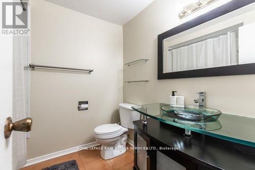 52 Tangle Briarway, Toronto, ON - Indoor Photo Showing Bathroom