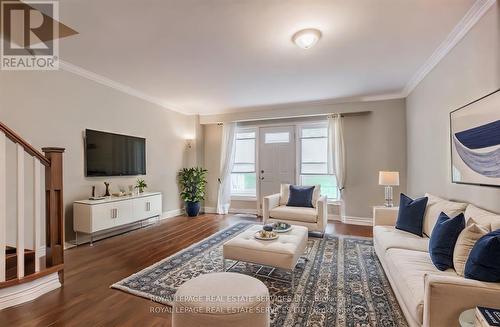 52 Tangle Briarway, Toronto, ON - Indoor Photo Showing Living Room