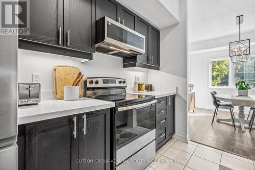 102 - 42 Ferndale Drive S, Barrie, ON - Indoor Photo Showing Kitchen