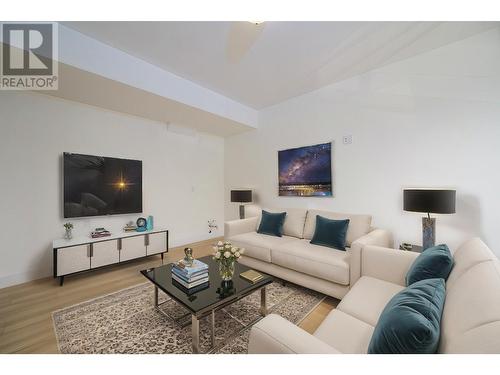 114-2648 Tranquille Rd, Kamloops, BC - Indoor Photo Showing Living Room