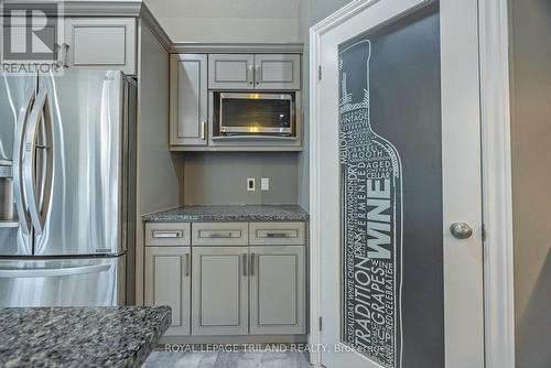 47 - 3560 Singleton Avenue, London, ON - Indoor Photo Showing Kitchen