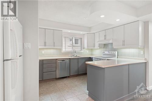 85 Lavergne Street, Ottawa, ON - Indoor Photo Showing Kitchen