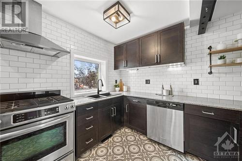 Kitchen (Upper Unit A) - 469 Booth Street, Ottawa, ON - Indoor Photo Showing Kitchen With Double Sink With Upgraded Kitchen