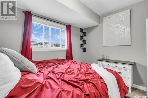 203 710 Hart Road, Saskatoon, SK - Indoor Photo Showing Bedroom