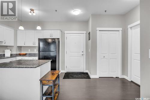 203 710 Hart Road, Saskatoon, SK - Indoor Photo Showing Kitchen