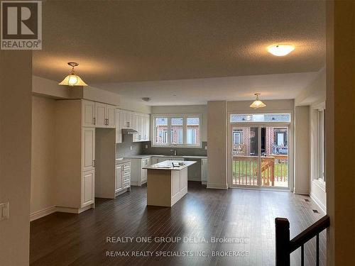 6 Quinton Ridge, Brampton, ON - Indoor Photo Showing Kitchen