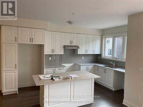 6 Quinton Ridge, Brampton, ON - Indoor Photo Showing Kitchen With Double Sink