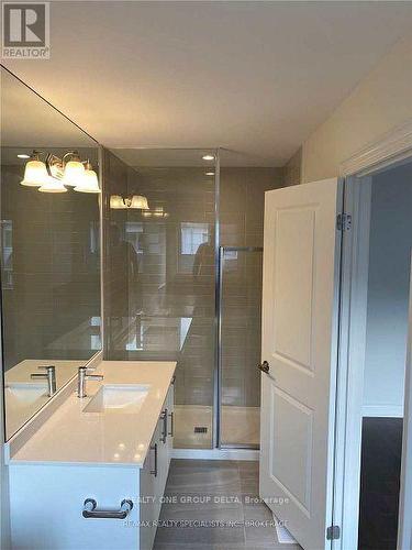 6 Quinton Ridge, Brampton, ON - Indoor Photo Showing Bathroom