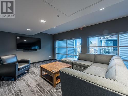 406-1880 Hugh Allan Drive, Kamloops, BC - Indoor Photo Showing Living Room