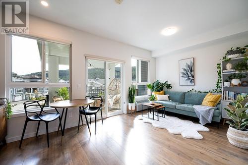 406-1880 Hugh Allan Drive, Kamloops, BC - Indoor Photo Showing Living Room