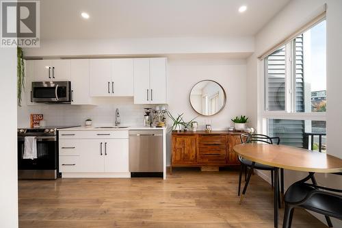 406-1880 Hugh Allan Drive, Kamloops, BC - Indoor Photo Showing Kitchen